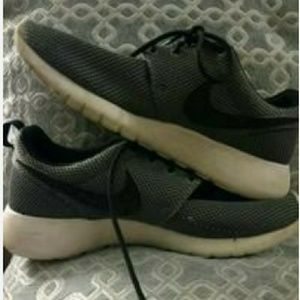 Nike Roshes